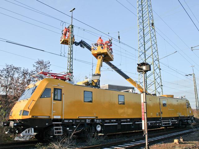 Maintenance Vehicle for Catenary Installations (IFO)